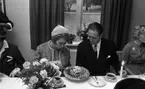 Prinsessbesök 20 september 1965

Prinsessan Christina dricker kaffe i Wadköping tillsammans med landshövding Valter Åman under Ungdomens Dag.