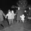 Julmarknad på Hamnplan.
11 december 1954.