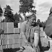 Kvinnlig murare i Eker.
Augusti 1956