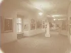 Örebro Läns Museum, interiör mot väster från tavelsalen före omordnandet 1948.