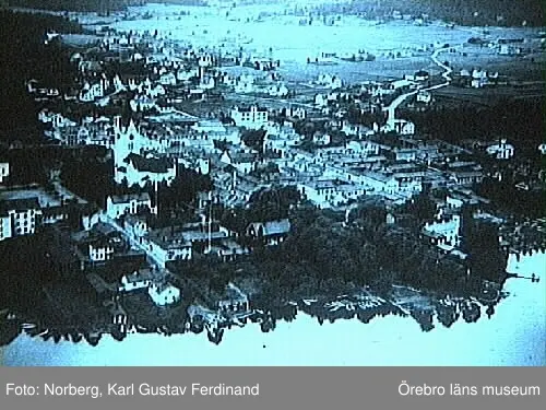 Vykort över Nora. Flygfoto från 1920-talets mitt.