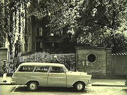 Örebro Sparbanken, byggnaden och gården på baksidan.