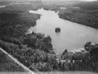 Flygfoto över Sjön Lilla Björken, Svartå.
Bilden tagen för vykort.
Förlag: Gustav Jansson, Svartå.