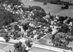 Flygfoto över Adolfsberg, Örebro.
Bilden tagen för vykort.
Mosåsvägen- Gamla Vintrosavägen