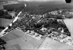 Flygfoto över Adolfsberg, Örebro.
Bilden tagen för vykort.
Korsningen Mosåsvägen Gamla Vintrosavägen