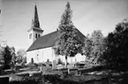 Askers kyrka, exteriör.
Bilden tagen för vykort.
Förlag: Bröderna Ernestams, Asker.