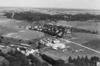 Flygfoto över Gropen.
Bilden tagen för vykort och brevkort.