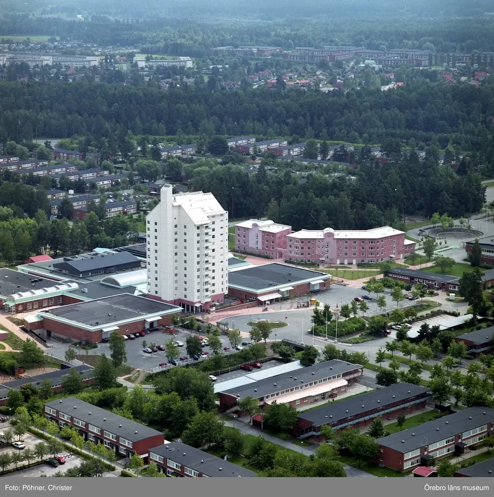 Flygbild över Vivalla centrum