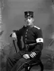 En ung man i militäruniform.
Axel Hallberg, född 1899-05-16 vid Norra Hyddan i Svennevad, död 1984-01-28 vid Norra Hyddan i Svennevad. (Erik Hallbergs farbror).