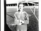 B Remnegård. Spelade 25 allsvenska matcher, 5 mål. 12 division 1 matcher, 5 mål under åren 1947-49, 1951.