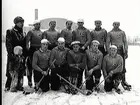 Bandy. ÖSK bandylag, lagl. Helge Jensen.