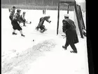 Bandy.
ÖSK-Västerås SK. 4-3. Situationsbilder.