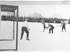 Bandy vid Eyravallen, Örebro. Tage Magnusson gör första målet mot Reimers (Stockholm).