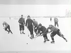 Bandymatch mellan Karlstads Göta och ÖSK vid Eyravallen.
 Situation mot Karlstads Göta.