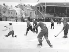 Bandymatch mellan ÖSK och Noraskog vid Eyravallen.
 Tjappe Magnusson 2-0 på Noraskog.