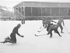 Bandy vid Eyravallen.
1-0 till ÖSK mot Djurgården(Stockholm) genom Ove Eidhagen.