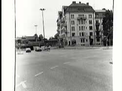 Hörnet Rudbecksgatan-Västra gatan mot järnvägsbron, 1989-06.