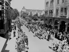 Gymnastikfesten på Drottninggatan.
Stora Hotellet till höger på bilden, Storbron och Centralpalatset i bakgrunden.