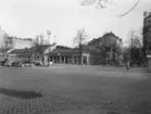 Konsum, exteriör. Stortorget 9.
Atterlingska basarerna. Här låg bl. a. biografen Royal och Östlunds kruthandel. 
Husen revs för Domusbygget.