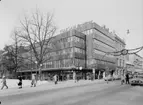 Drottninggatan, bostadshus och affärslokaler.