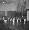 Interiör av gymnastiksal, Örebro Arbetarnas Gymnastikförening (Ö.A.G.F.), gymnastiktrupp.