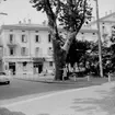 Trevånings bostadshus, en kvinna.
Lugano, Italien.