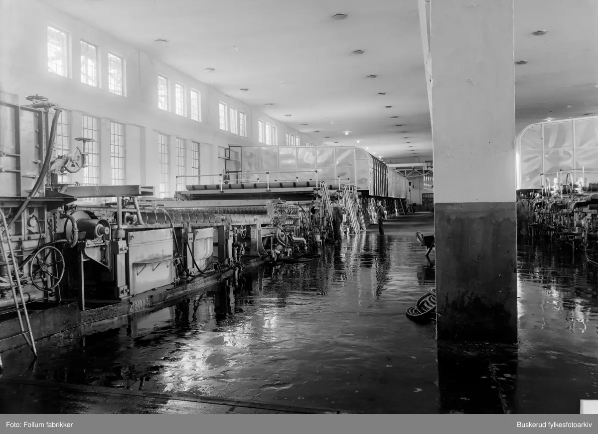 Papirmaskin 2, PM2
Papirmaskinsalen etter ombyggingen i 1936-1939 sett fra Formannsbua