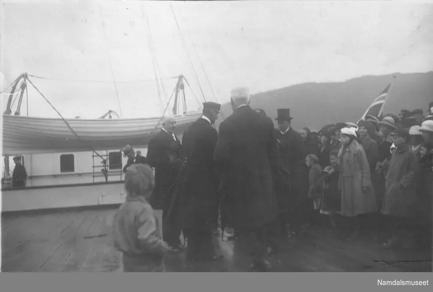Kong Håkon på besøk i Namsos.
