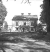 Tjälvesta, tvåvånings bostadshus.
28 augusti 1945