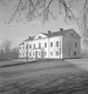 Hjälmarsnäs herrgård, exteriör.
14 april 1952.