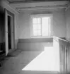 Siggebohyttans bergsmansgård, interiör.
27 oktober 1954.