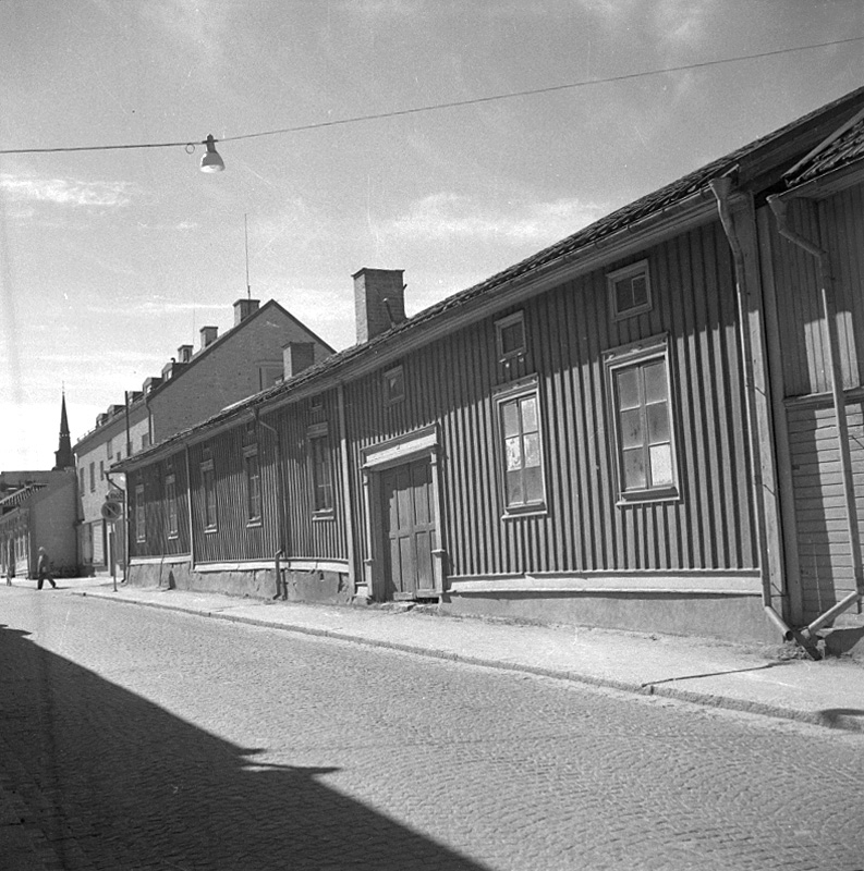 Bostadshus. Kungsgatan 37, Lindesberg.
juli - augusti 1955.