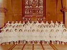 Interiör av Nikolai kyrkan.
Konfirmander, 42 flickor och prosten Benny Benktsson, flickor från Läroverket, Kommunala Flickskolan och Praktiska Realskolan.