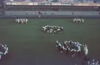 Folkdans och spelmansstämma i Örebro 16-19 juli 1965 i samband med Örebros 700 årsjubileum.
Dansuppvisning på Eyravallen.
