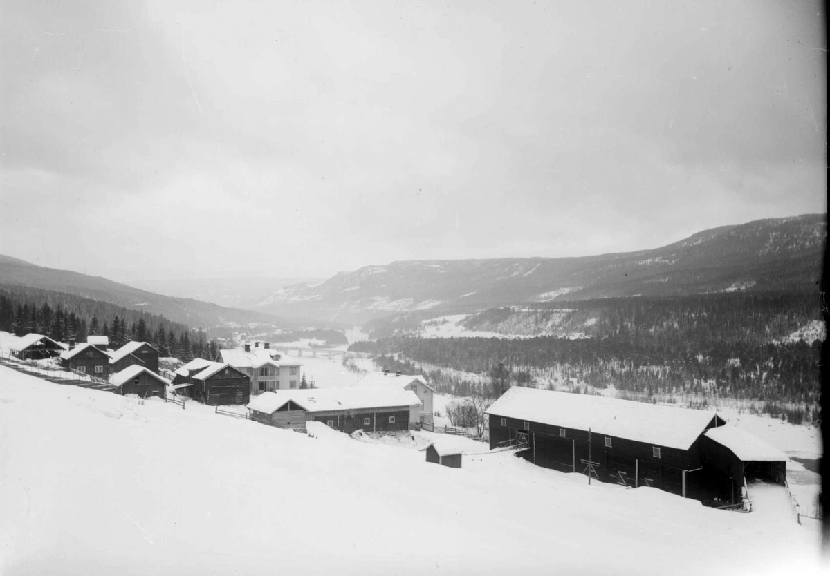 Øyer, Fossegården, jernbanebrua ved Hunder,mot sør, vinter