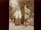 21/8 1916, äldre par, promenadklädd kvinna och man