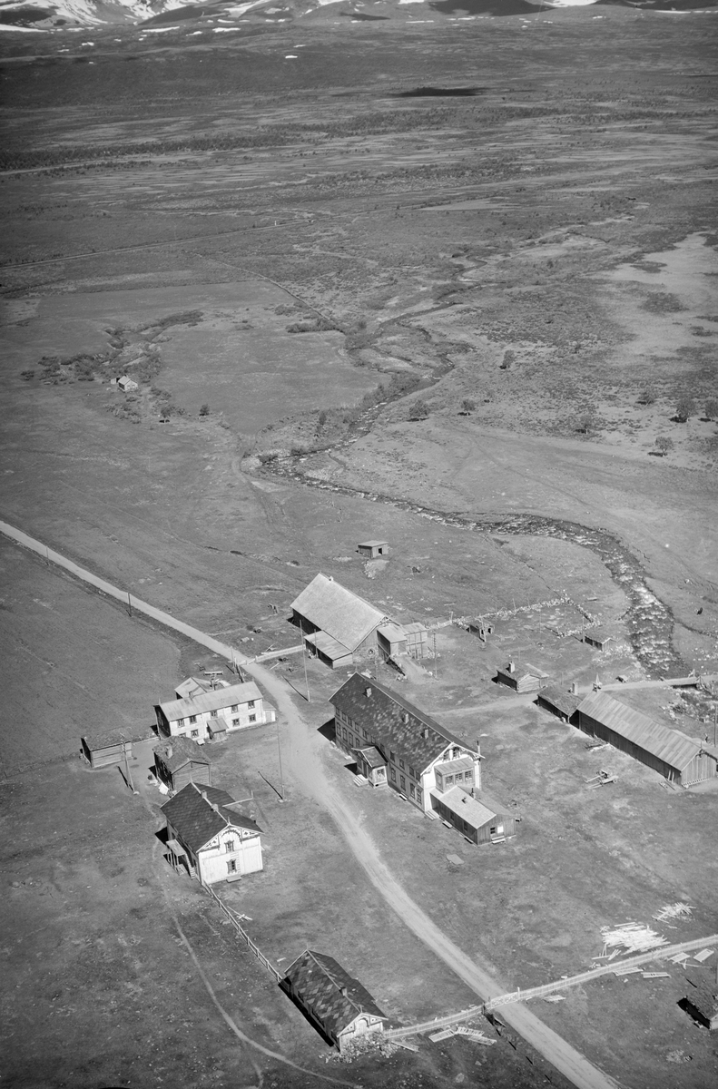 Fokstua, Dovre, 08.07.1952, fjellområde, fjellstue, flere bygniger, veier, elv