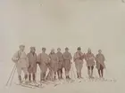 Mars 1920. Sällskap på skidutflykt