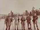 Mars 1920. Sällskap på utflykt