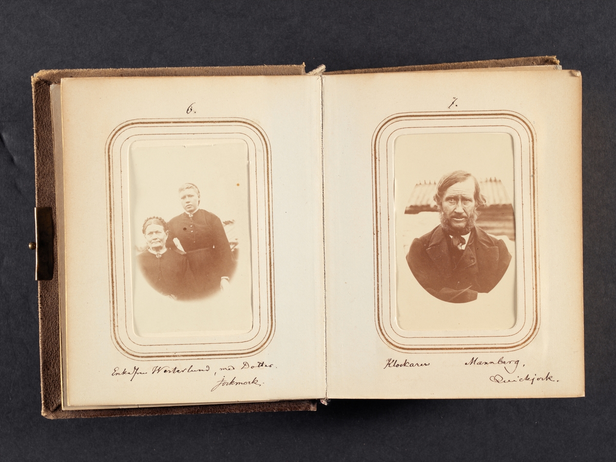 Fotoalbum med porträtt tagna under von Dübens expedition till Lappland, 1868.