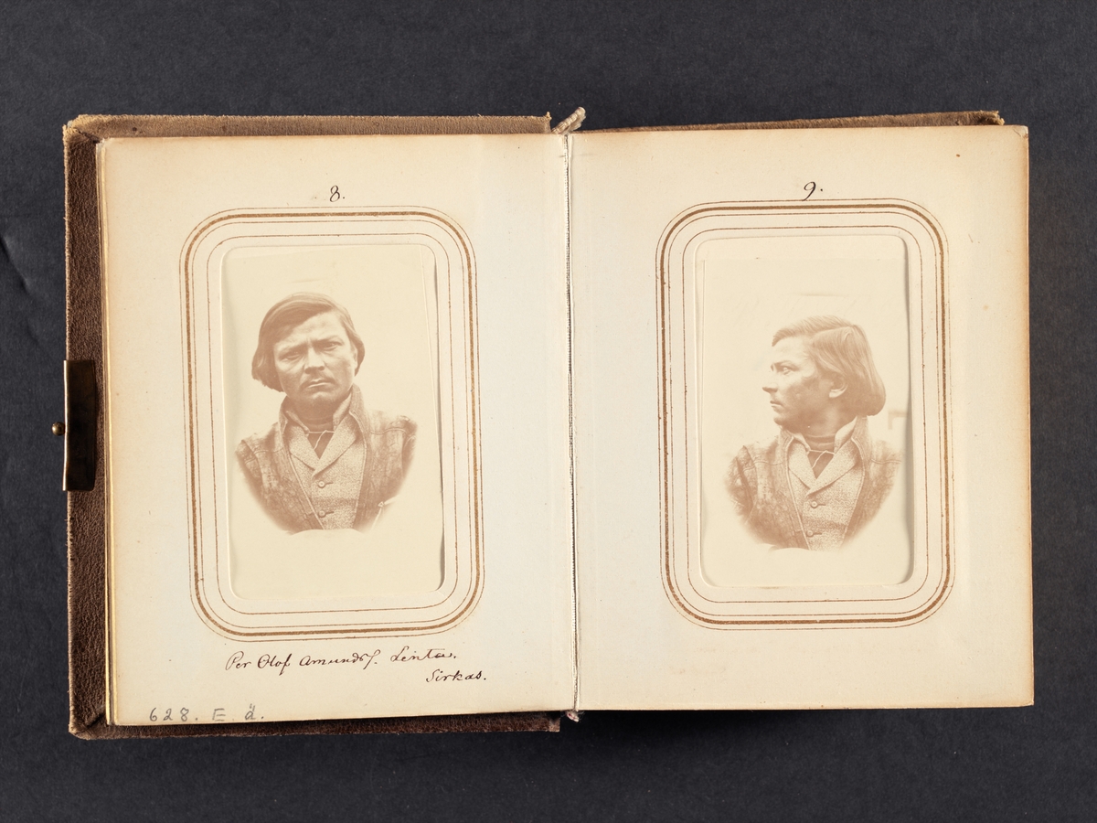 Fotoalbum med porträtt tagna under von Dübens expedition till Lappland, 1868.