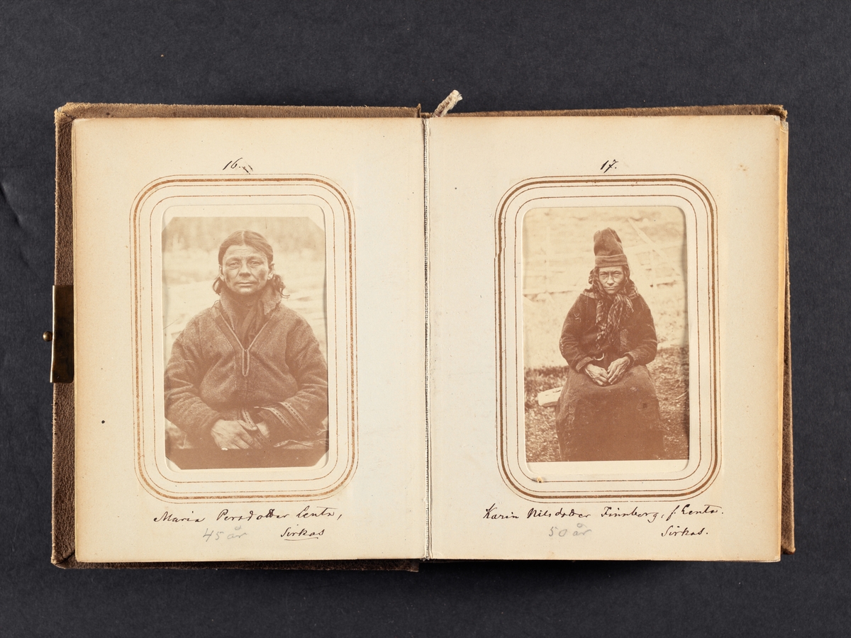 Fotoalbum med porträtt tagna under von Dübens expedition till Lappland, 1868.