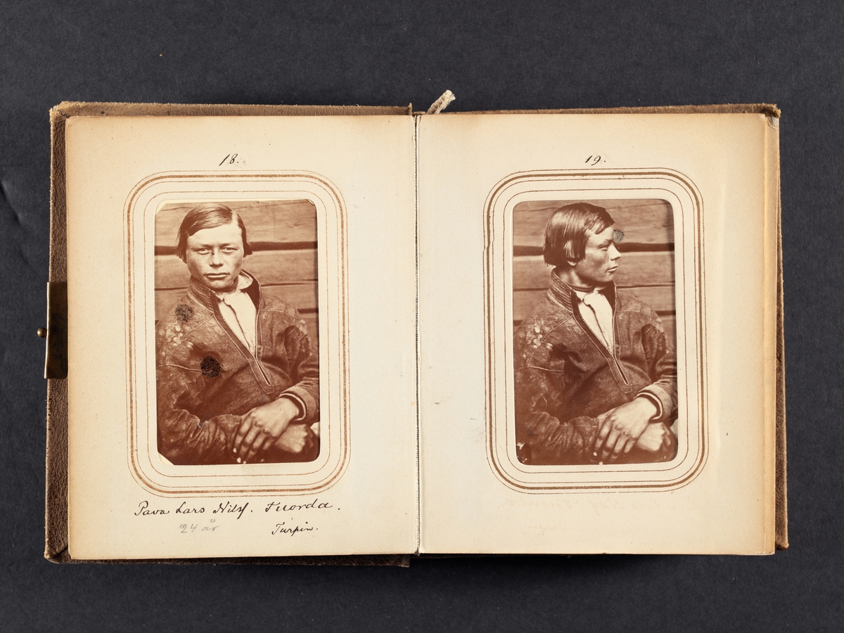 Fotoalbum med porträtt tagna under von Dübens expedition till Lappland, 1868.