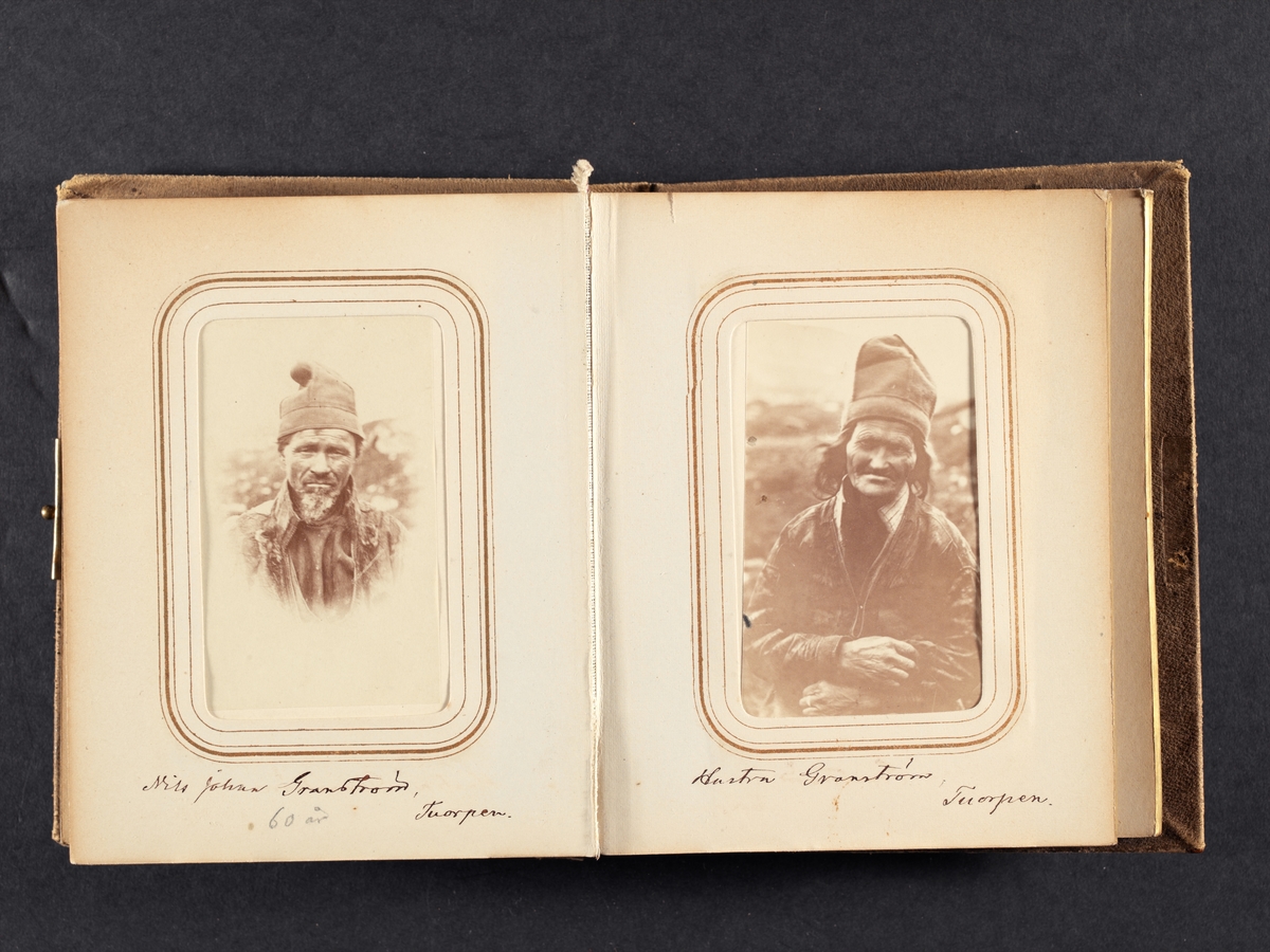 Fotoalbum med porträtt tagna under von Dübens expedition till Lappland, 1868.