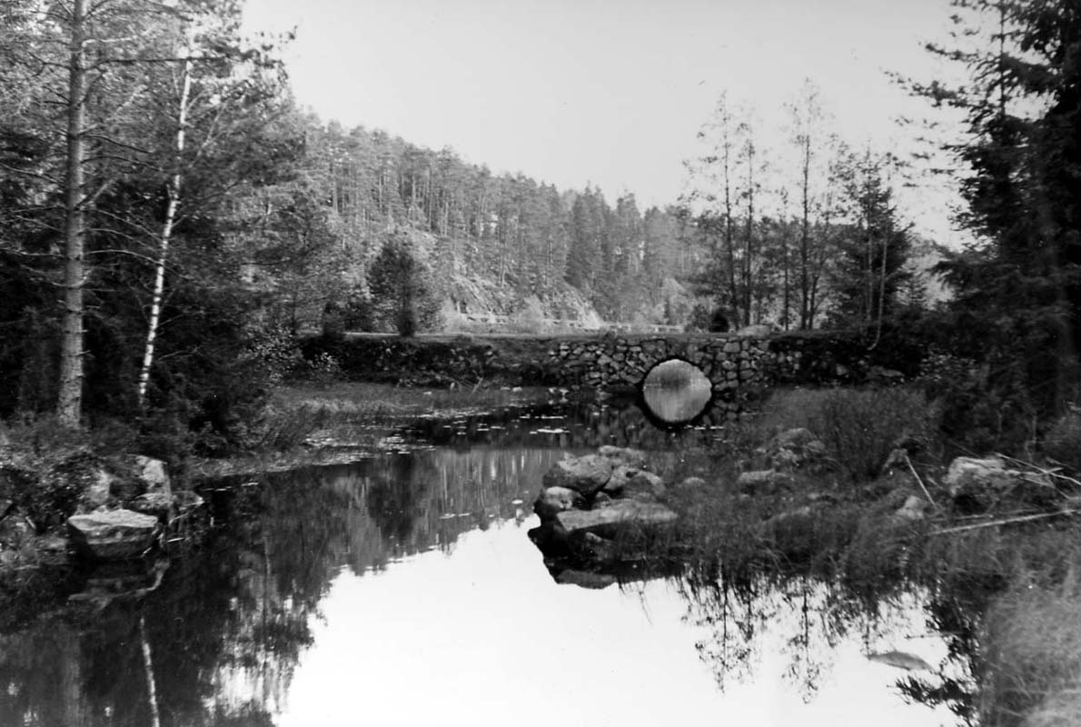 Stigens brofäste, gamla och nya landsvägsbron mellan Askersund och Tived.