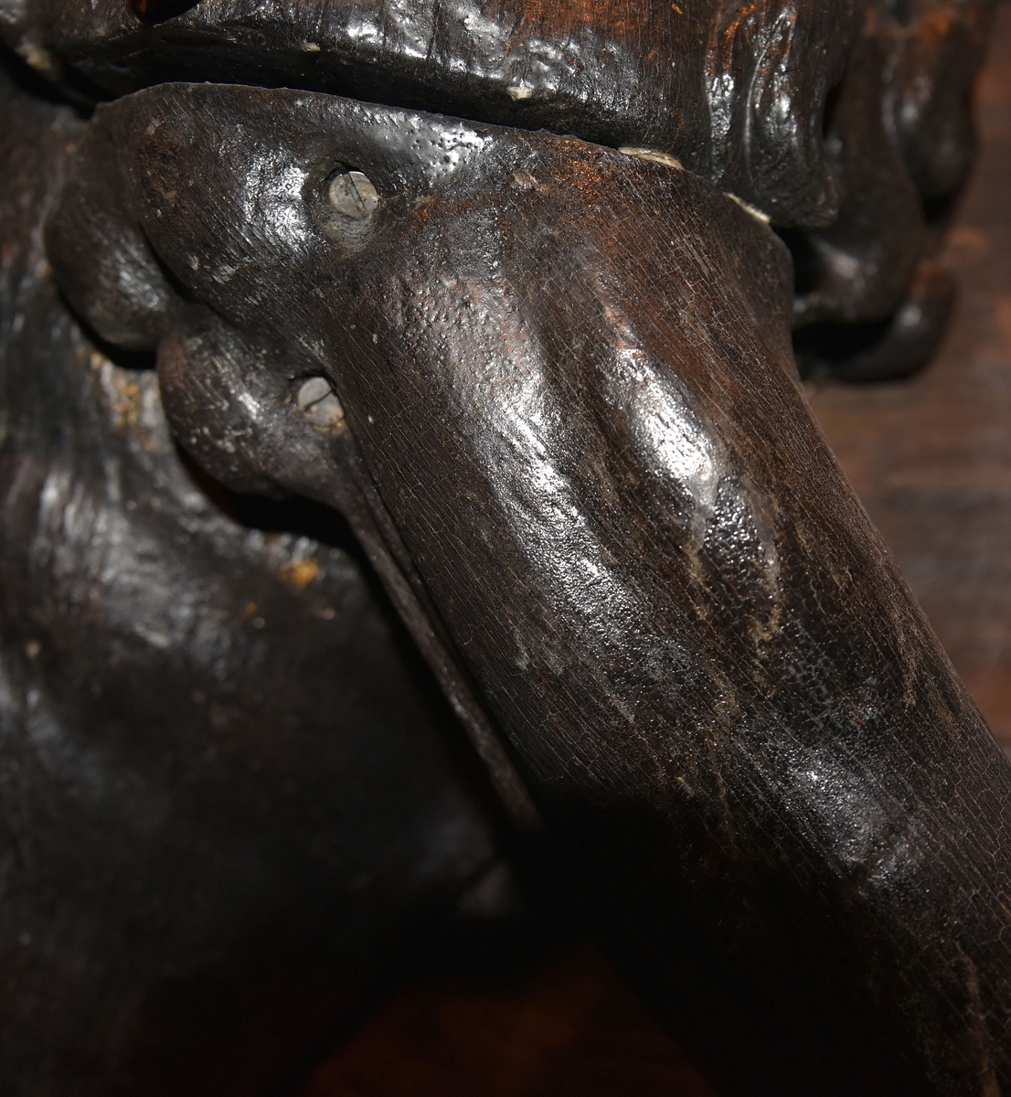 Skulpturdel, höger framben av lejon.



Text in English: Right foreleg of a lion.