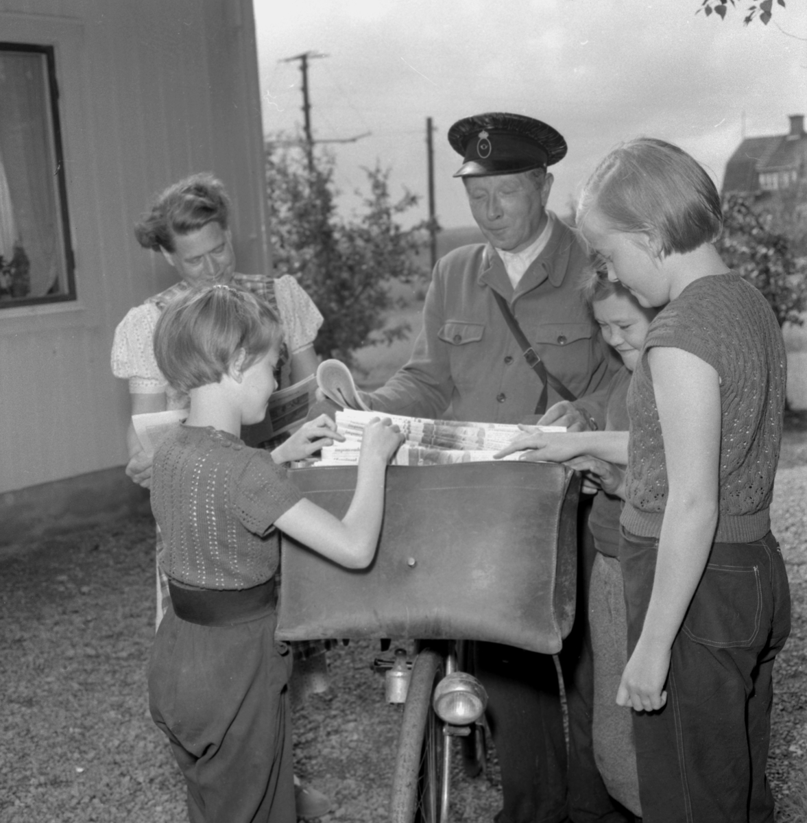 Lantbrevbärare i Mullhyttan. Bildsidan.
14 augusti 1955
