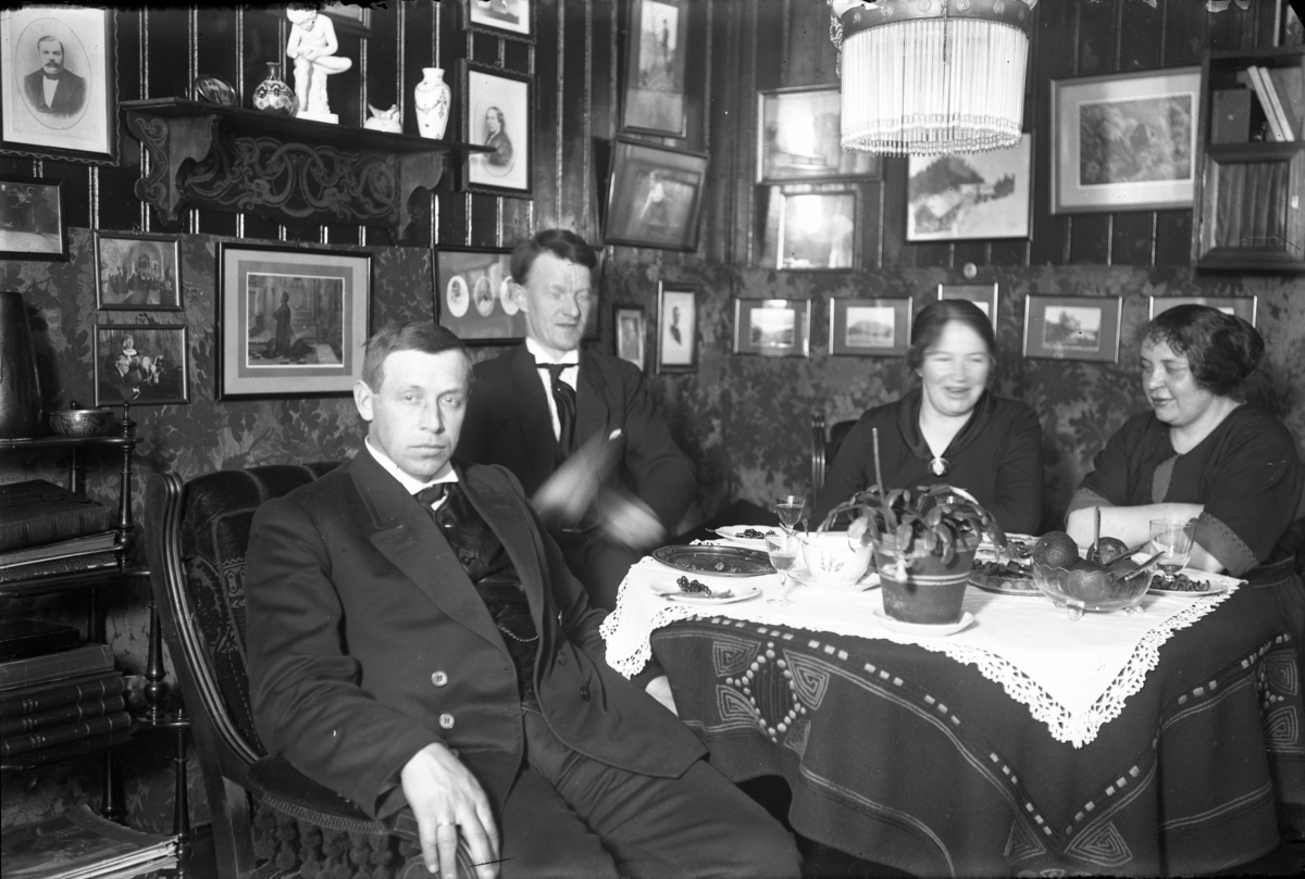 Tveito, Hans (1887 - 1953)