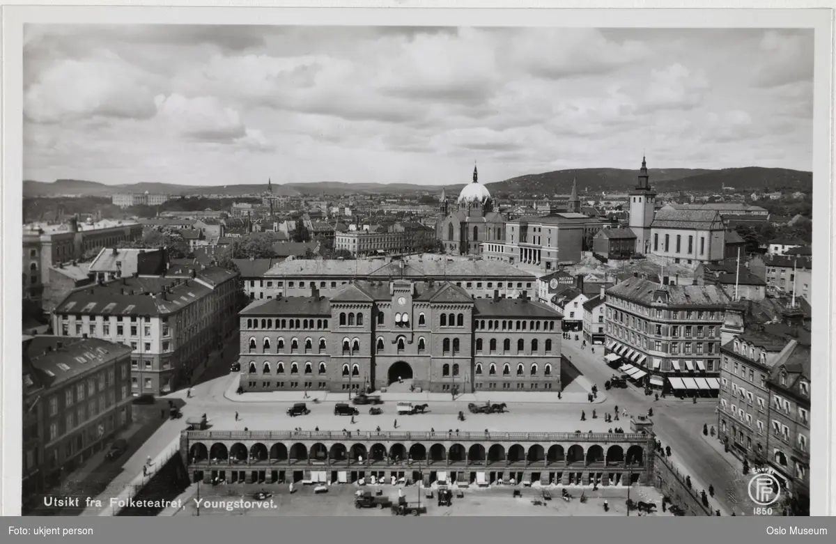 utsikt, torg, mennesker, basarer, politistasjon, forretningsgårder, Deichmanske bibliotek, Trefoldighetskirken, Margaretakyrkan