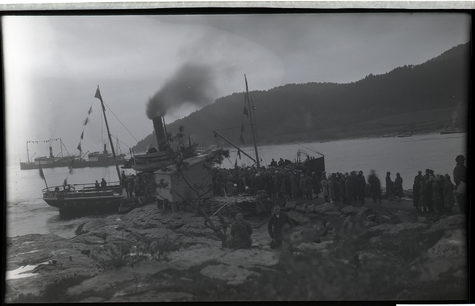 Turen til Nedstrand sommaren 1927. Frå kaia på Nedstrand.